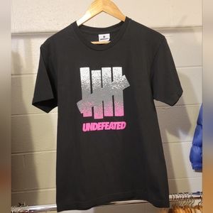 Size M-Undefeated Pink Fade Shirt